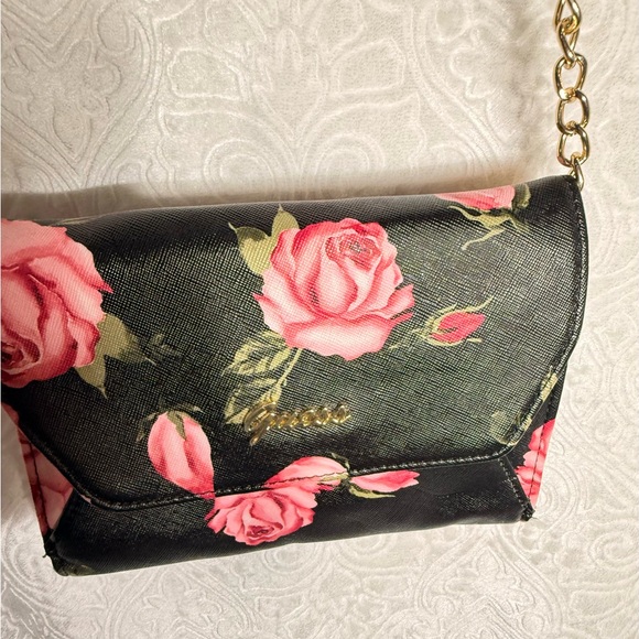 Guess Floral Crossbody Bag Black Pink Roses Chain Strap - Picture 3 of 5